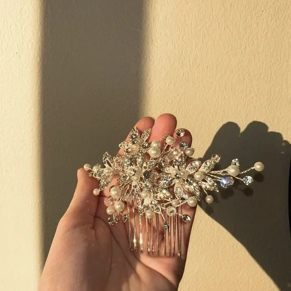 Hairpins for Bride. Elegant, simply and stylish - Picture 4 of 5